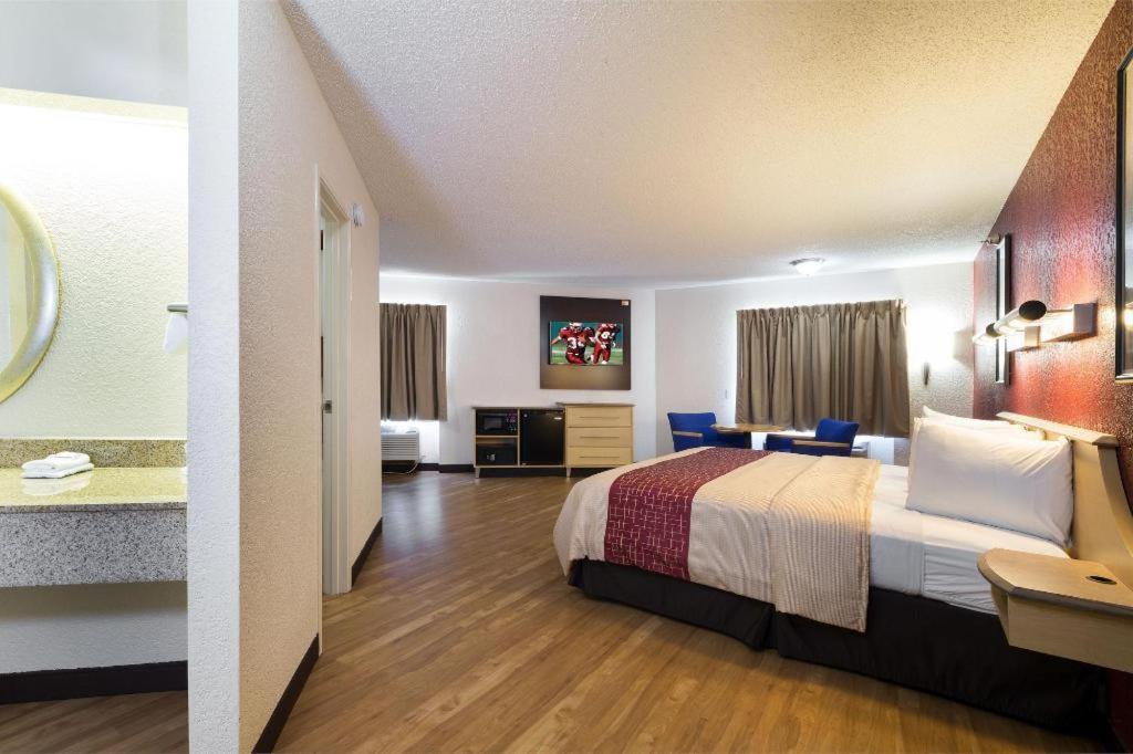 Red Roof Inn Houston - Westchase Exterior photo